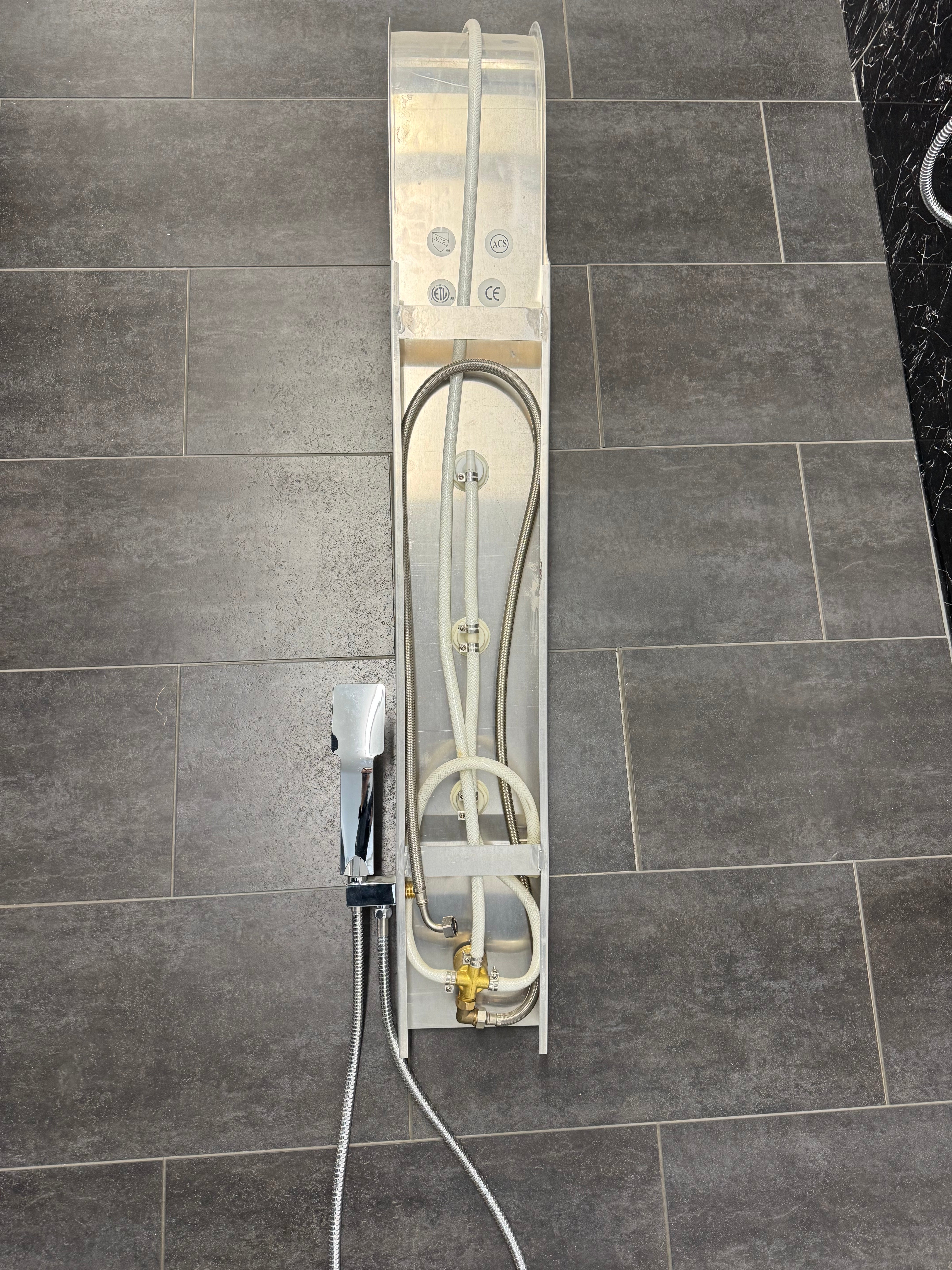 SHOWER COLUMN - A99 (LIQUIDATION)