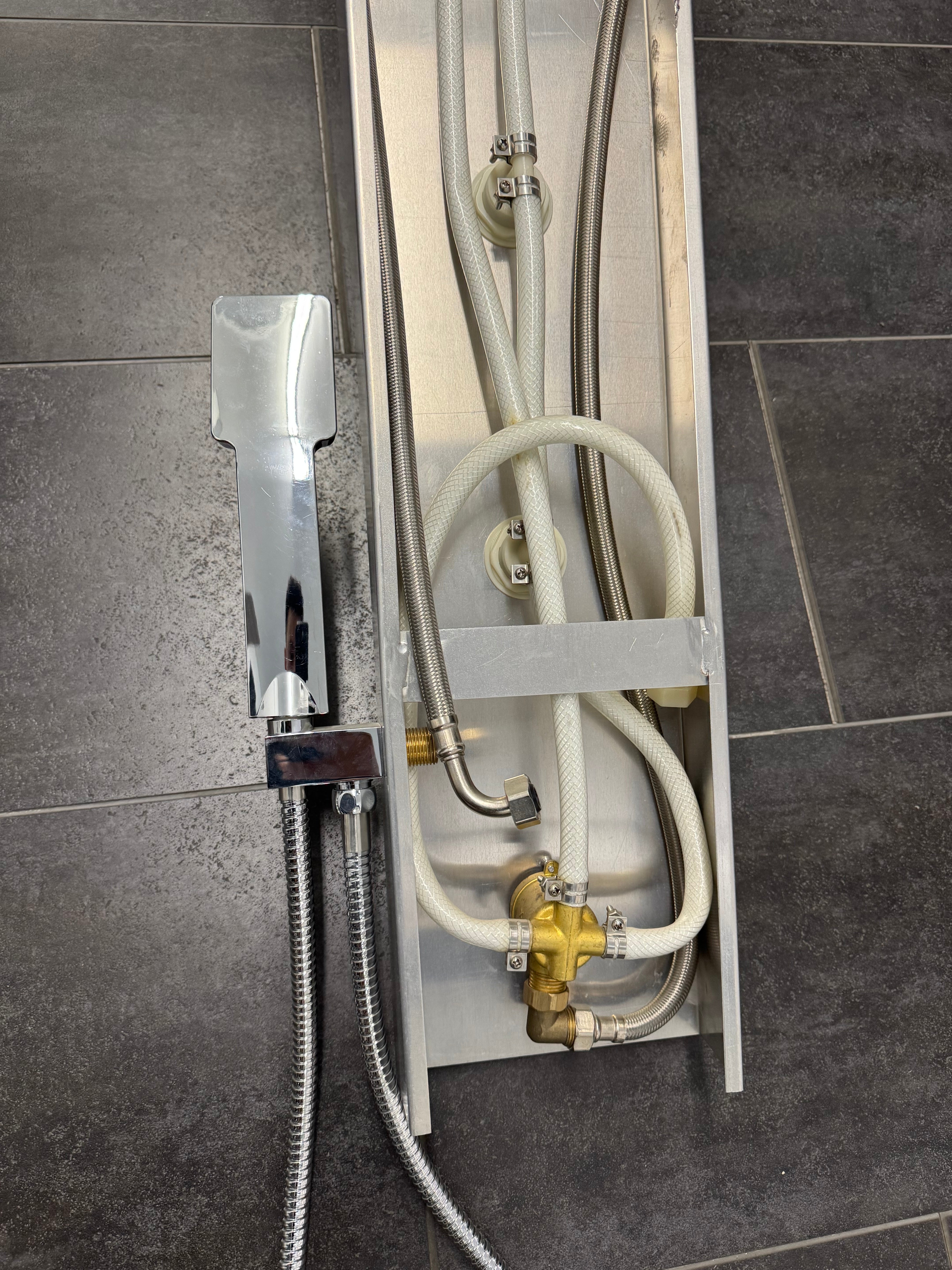 SHOWER COLUMN - A99 (LIQUIDATION)