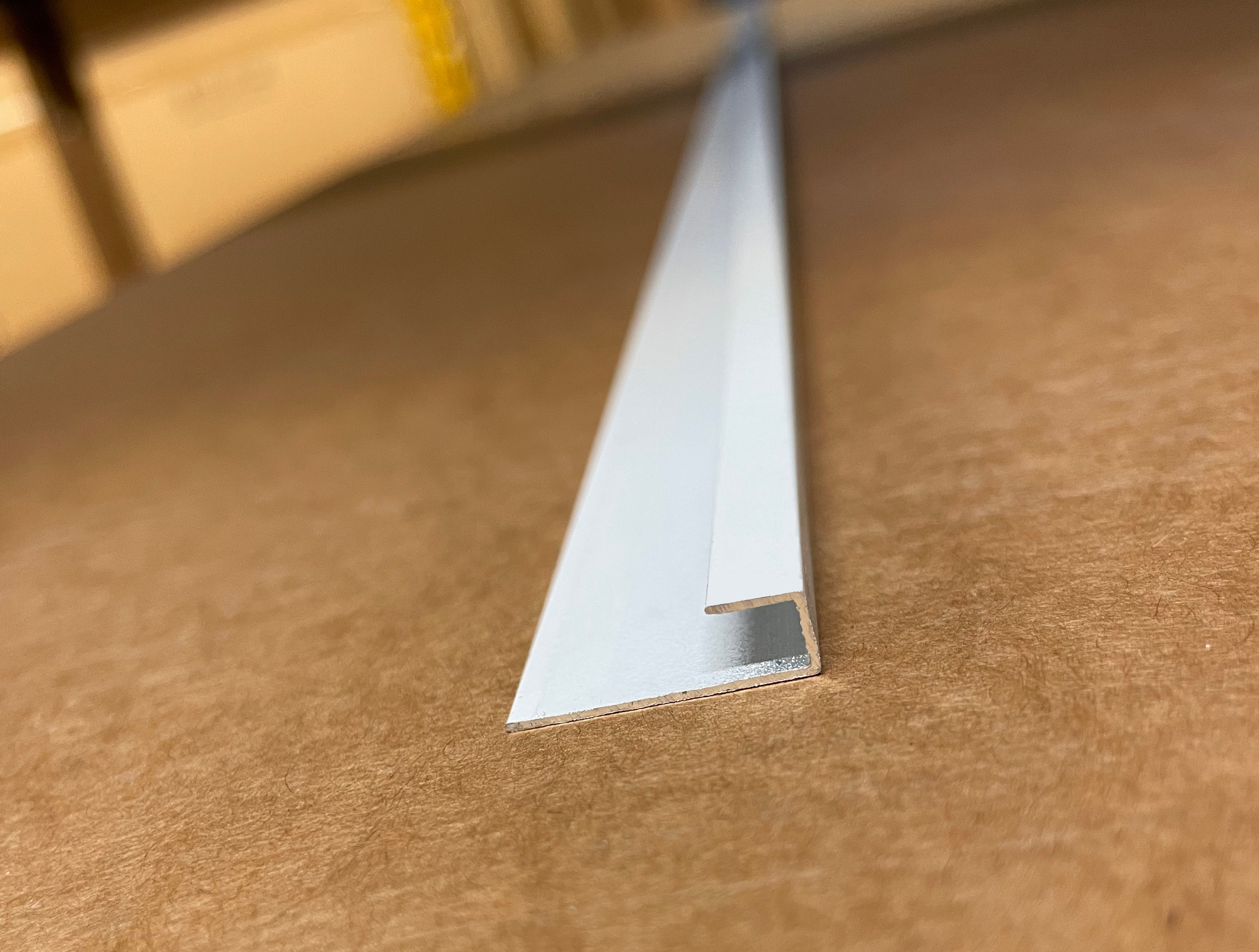 MUR DE DOUCHE - MOULURE DE FINITION 4MM