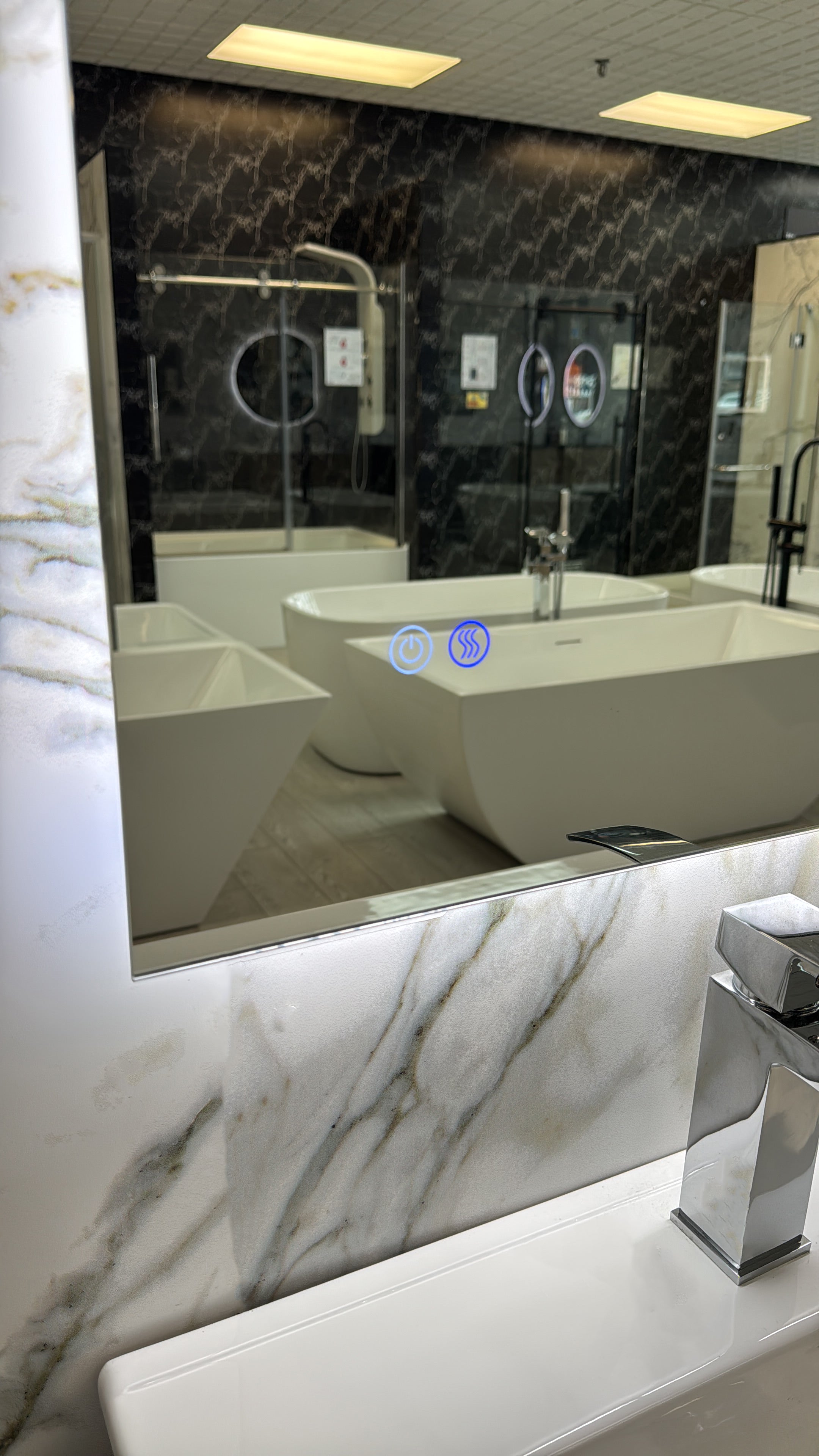 LED MIRROR - RIGA 48 X 32"