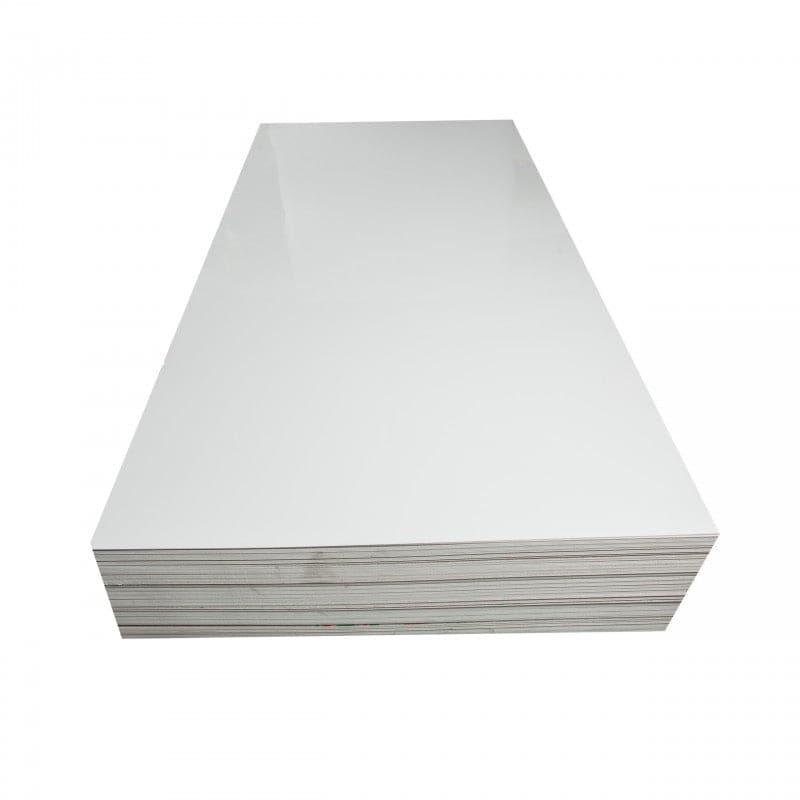 Mur de douche en PVC 4 mm Blanc Lustré pour salle de bain moderne et lumineuse
